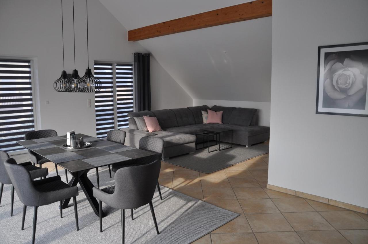Schnurs Ferienwohnung Römerberg Extérieur photo