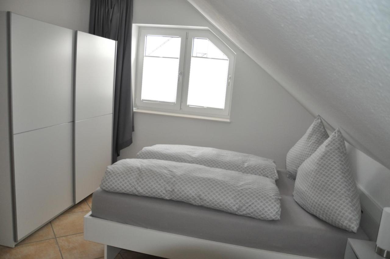 Schnurs Ferienwohnung Römerberg Extérieur photo